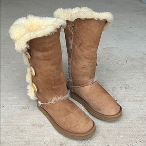 ❄️❄️ UGG AUSTRALIA BOOTS ❄️❄️